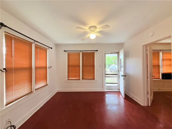 $1,150 | 507 East Commons Street, Refugio, TX 78377