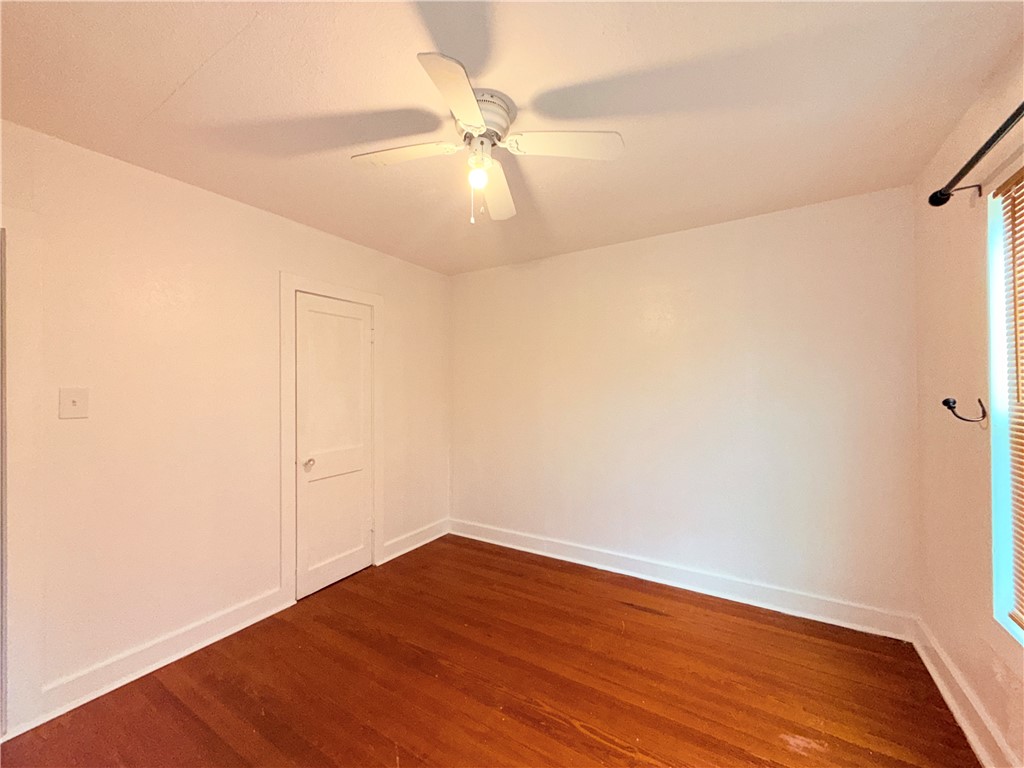 507 East Commons Street Refugio, TX 78377 - Photo 9 of 23