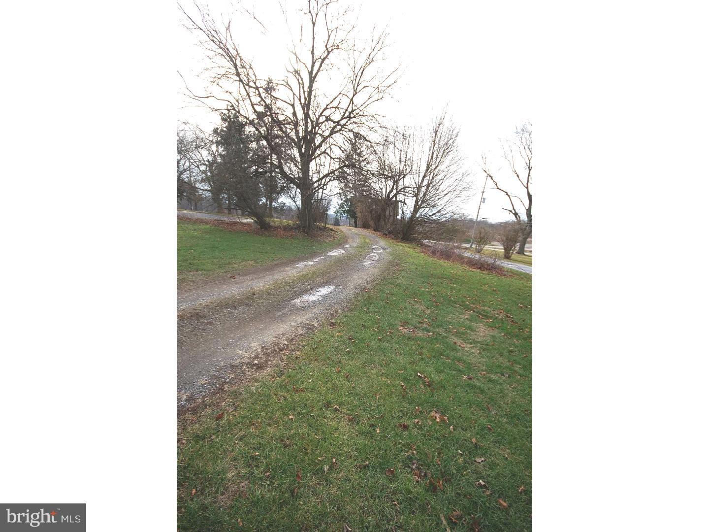 137 Sheehan Road Avondale, PA 19311 - Photo 20 of 20 Driveway