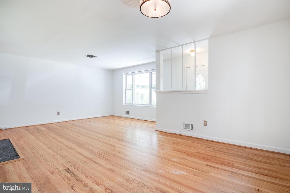 904 Newhall Street Silver Spring, MD 20901 - Photo 14 of 47 Gallery Image 14