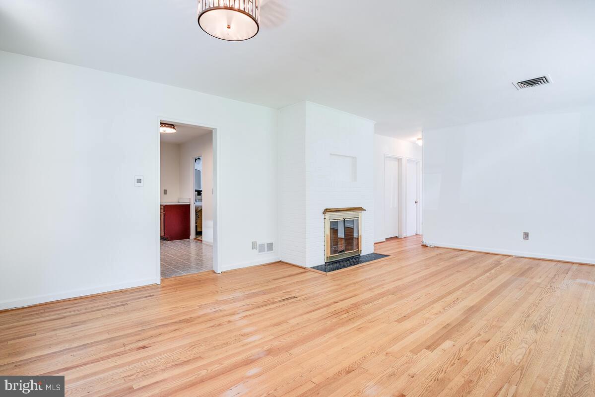 904 Newhall Street Silver Spring, MD 20901 - Photo 15 of 47 Gallery Image 15
