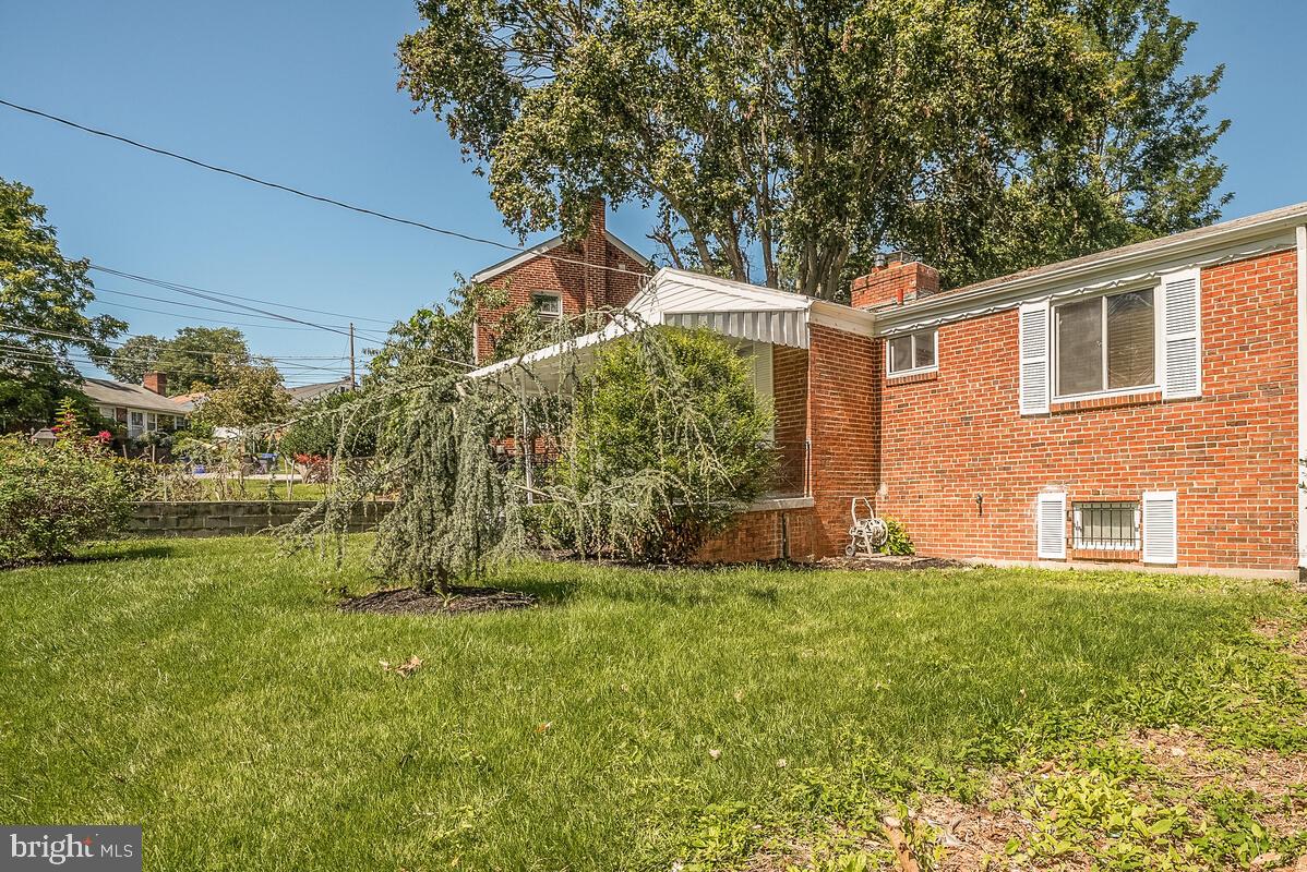 904 Newhall Street Silver Spring, MD 20901 - Photo 4 of 47 Gallery Image 4