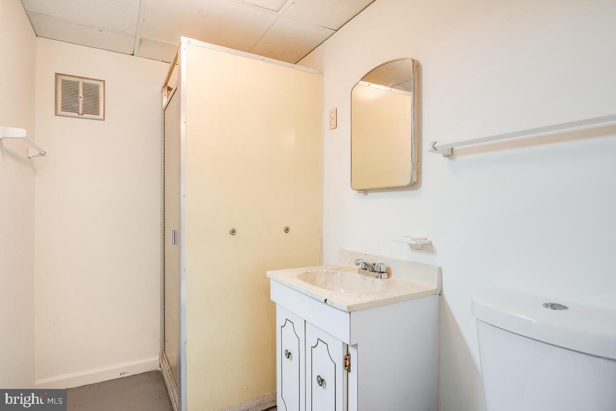 904 Newhall Street Silver Spring, MD 20901 - Photo 33 of 47 Lower Level Full Bath w/Shower