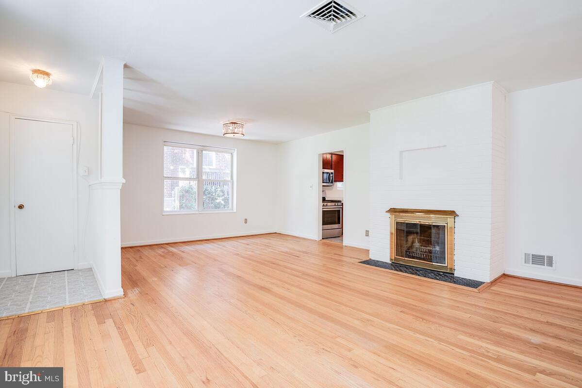 904 Newhall Street Silver Spring, MD 20901 - Photo 9 of 47 Gallery Image 9