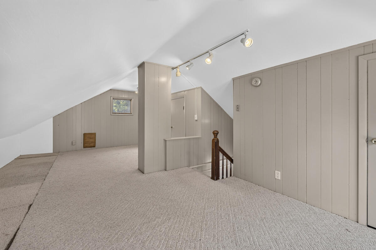 1526 Wisconsin Avenue Racine, WI 53403 - Photo 14 of 18 Finished upstairs