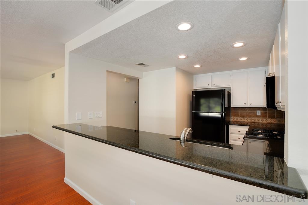 874 Buttercup Road Carlsbad, CA 92011 - Photo 8 of 22