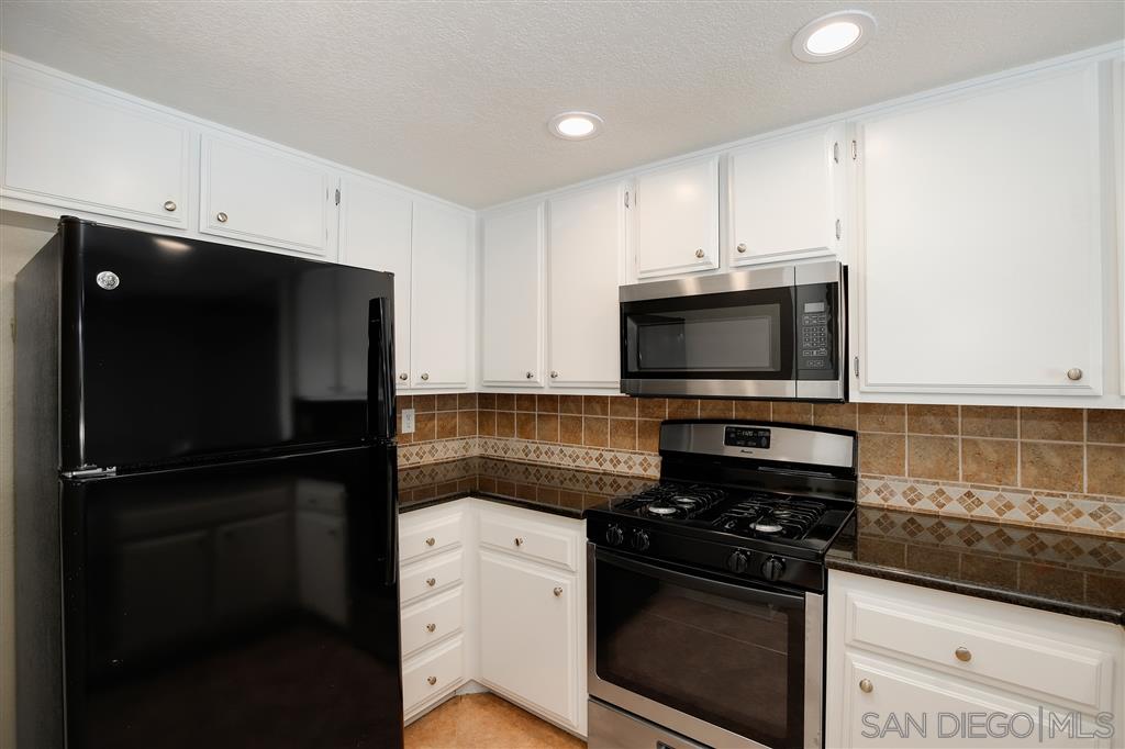 874 Buttercup Road Carlsbad, CA 92011 - Photo 10 of 22