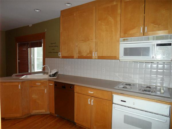343 Trafton Road Springfield, MA 01108 - Photo 4 of 16 Gallery Image 4