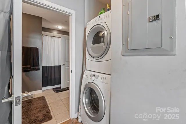 $350,000 | 210 North Church Street, Unit 2411, Charlotte, NC 28202