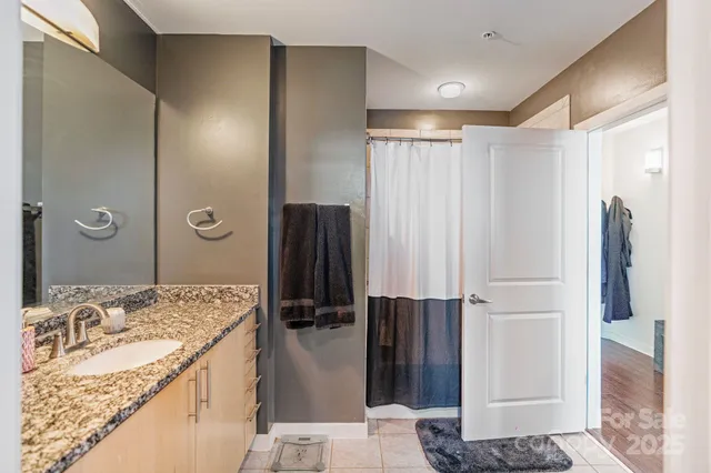 $350,000 | 210 North Church Street, Unit 2411, Charlotte, NC 28202