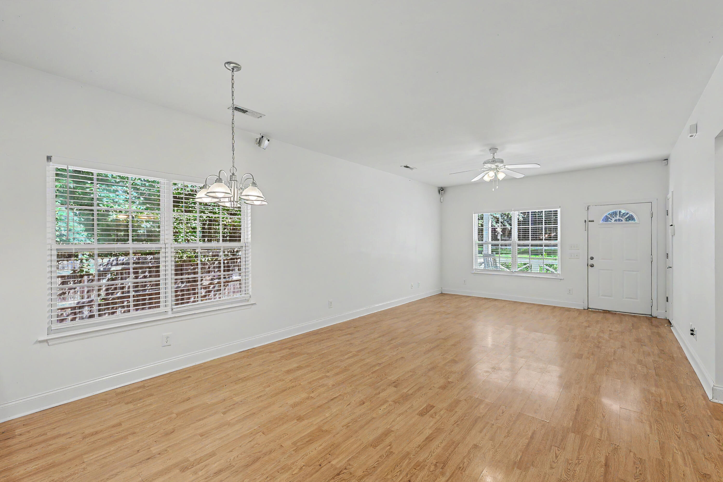 1761 Kenwood Road Manning, SC 29102 - Photo 12 of 37 ZYN_6371_2_3_4_5_6_7