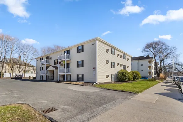 $229,000 | 15 Houghton Street, Unit 12, Worcester, MA 01604