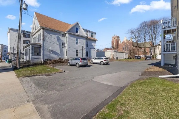 $229,000 | 15 Houghton Street, Unit 12, Worcester, MA 01604