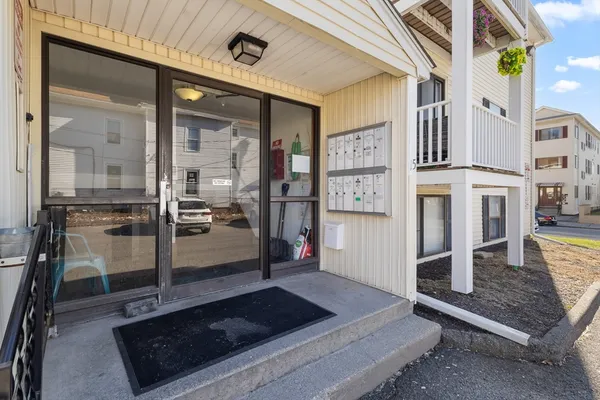 $229,000 | 15 Houghton Street, Unit 12, Worcester, MA 01604