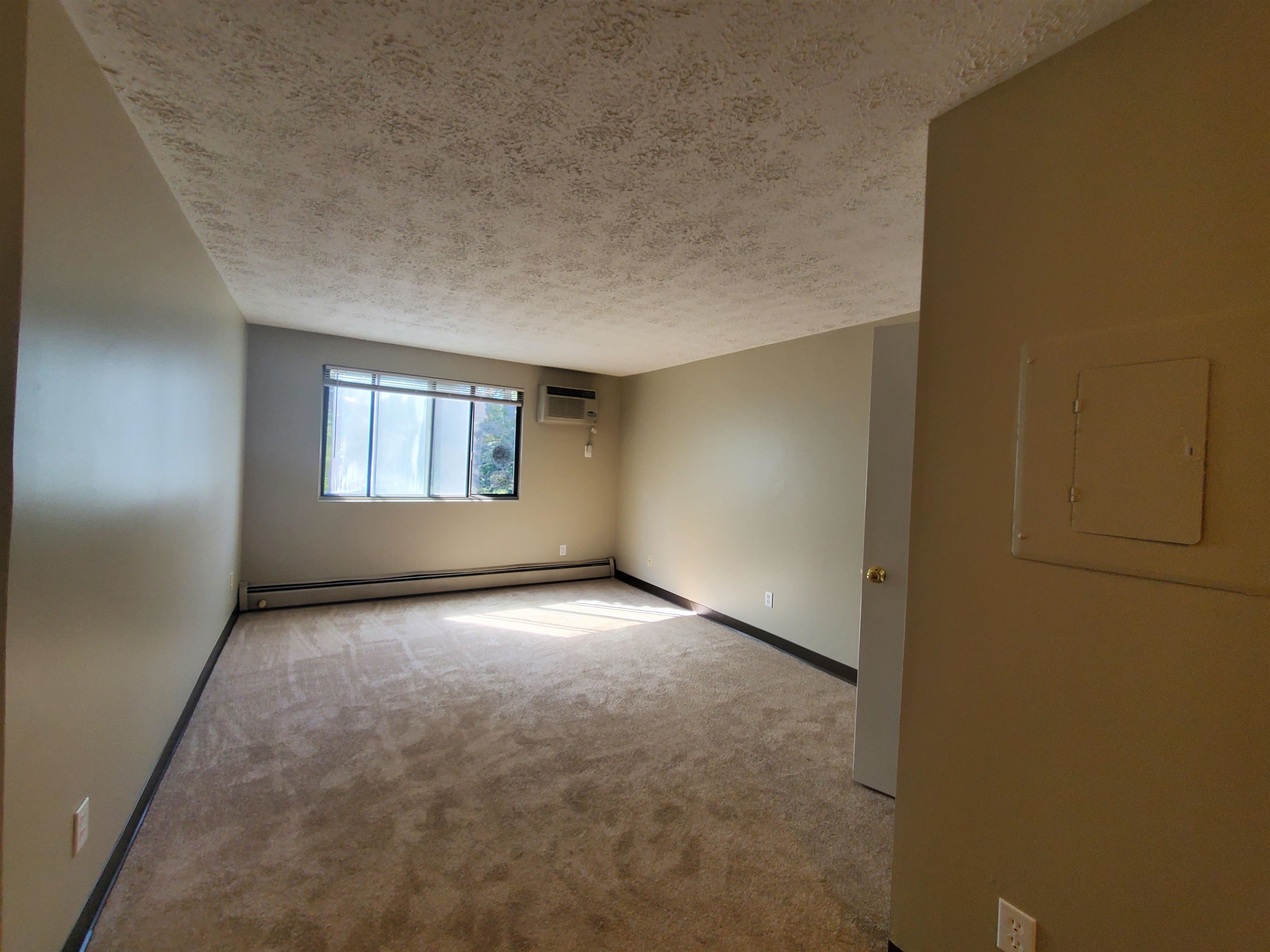 535 Calef Road, Unit 11 Manchester, NH 03103 - Photo 3 of 7
