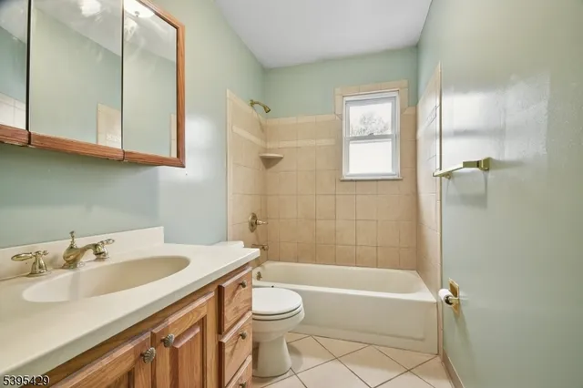 $455,000 | 197 Powder Horn Drive, Phillipsburg, NJ 08865