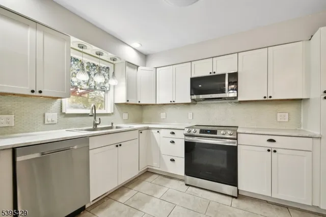 $455,000 | 197 Powder Horn Drive, Phillipsburg, NJ 08865