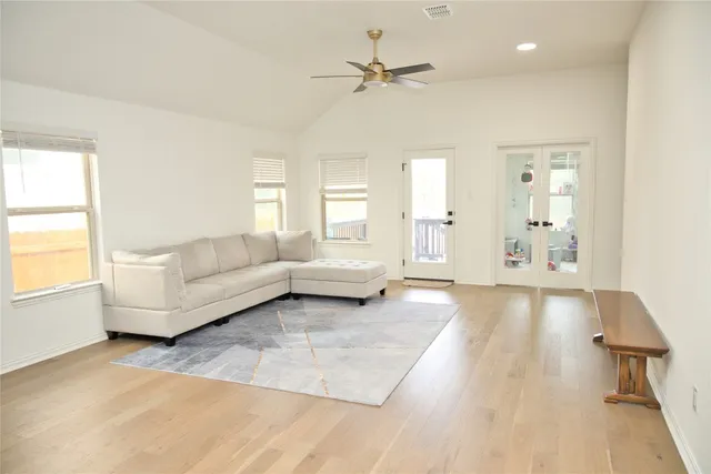 $2,400 | 1209 Cole Ests Drive, Georgetown, TX 78628