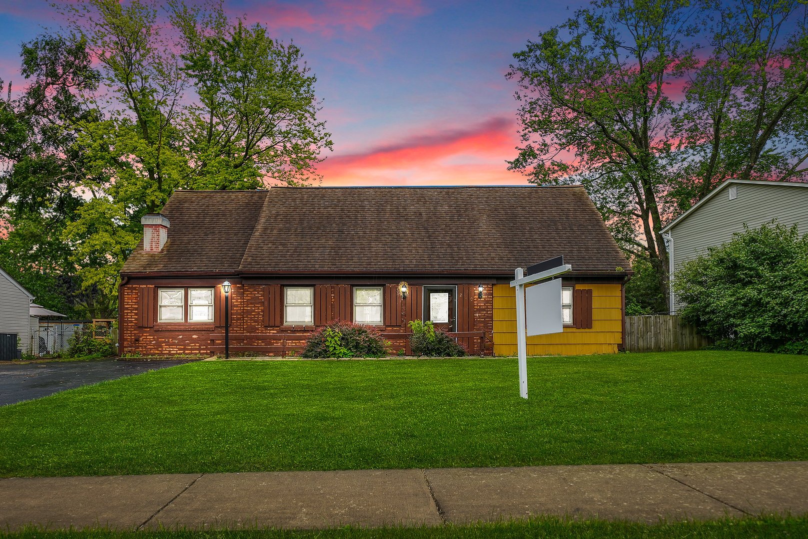 210 Thornhurst Road Bolingbrook, IL 60440 - Photo 2 of 20
