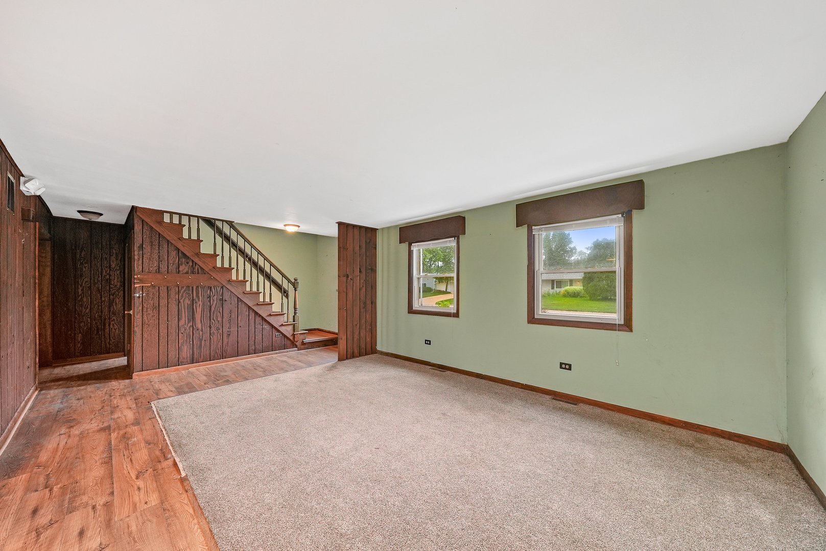 210 Thornhurst Road Bolingbrook, IL 60440 - Photo 3 of 20