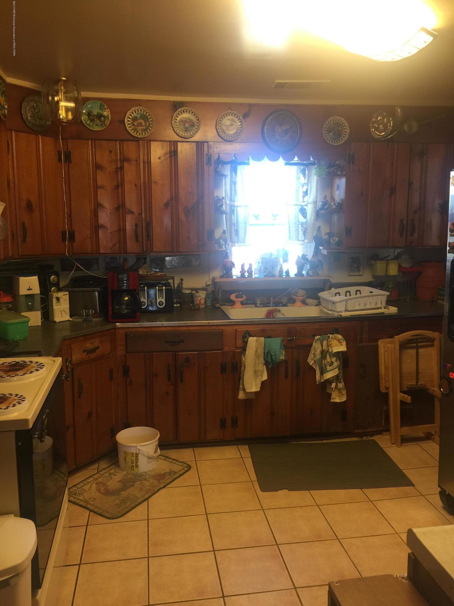 167 Bett Road Coldwater, MS 38618 - Photo 3 of 8 Kitchen