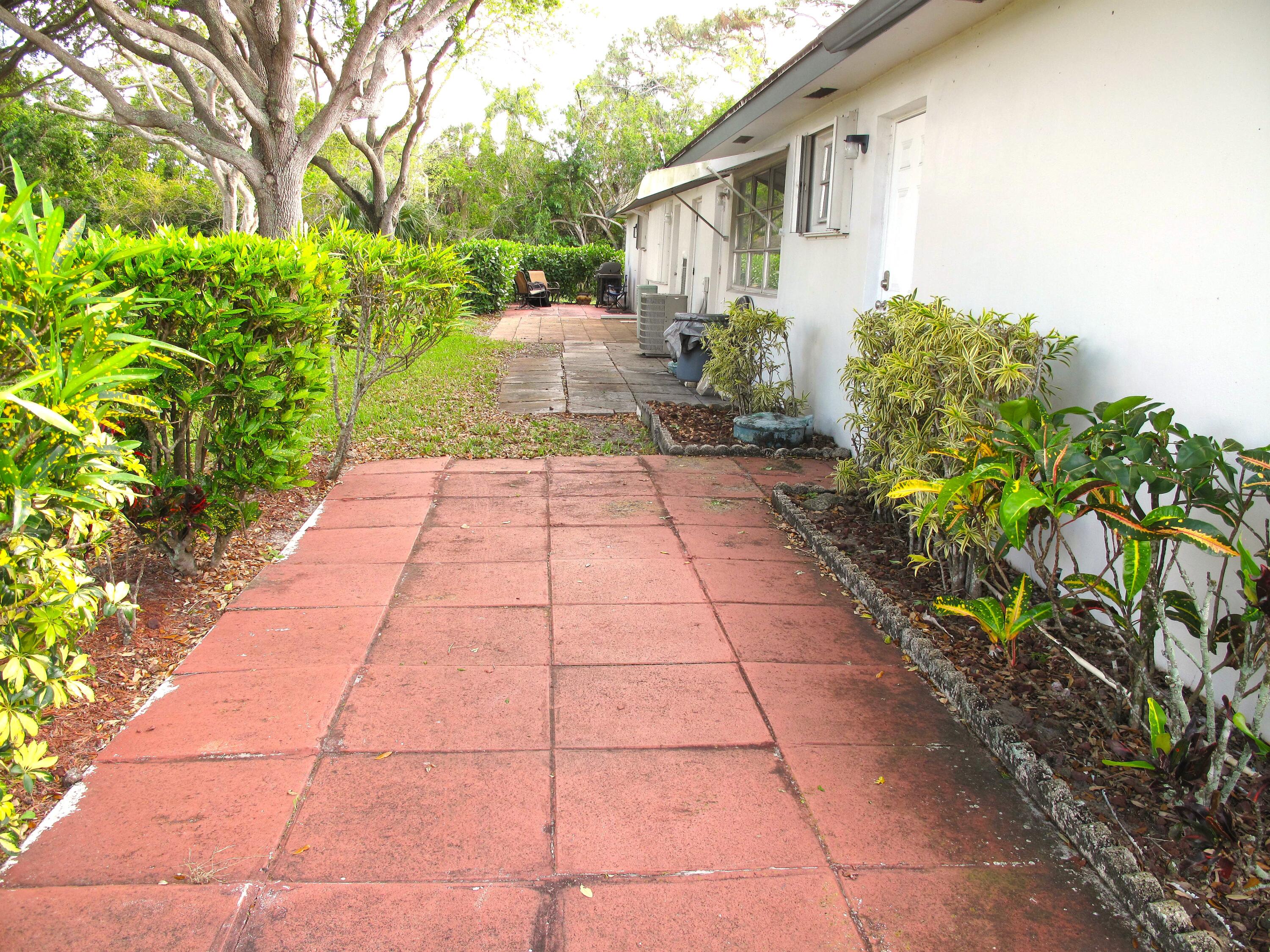 1217 South Drive Way, Unit A Delray Beach, FL 33445 - Photo 31 of 48 Back yard patio (2)