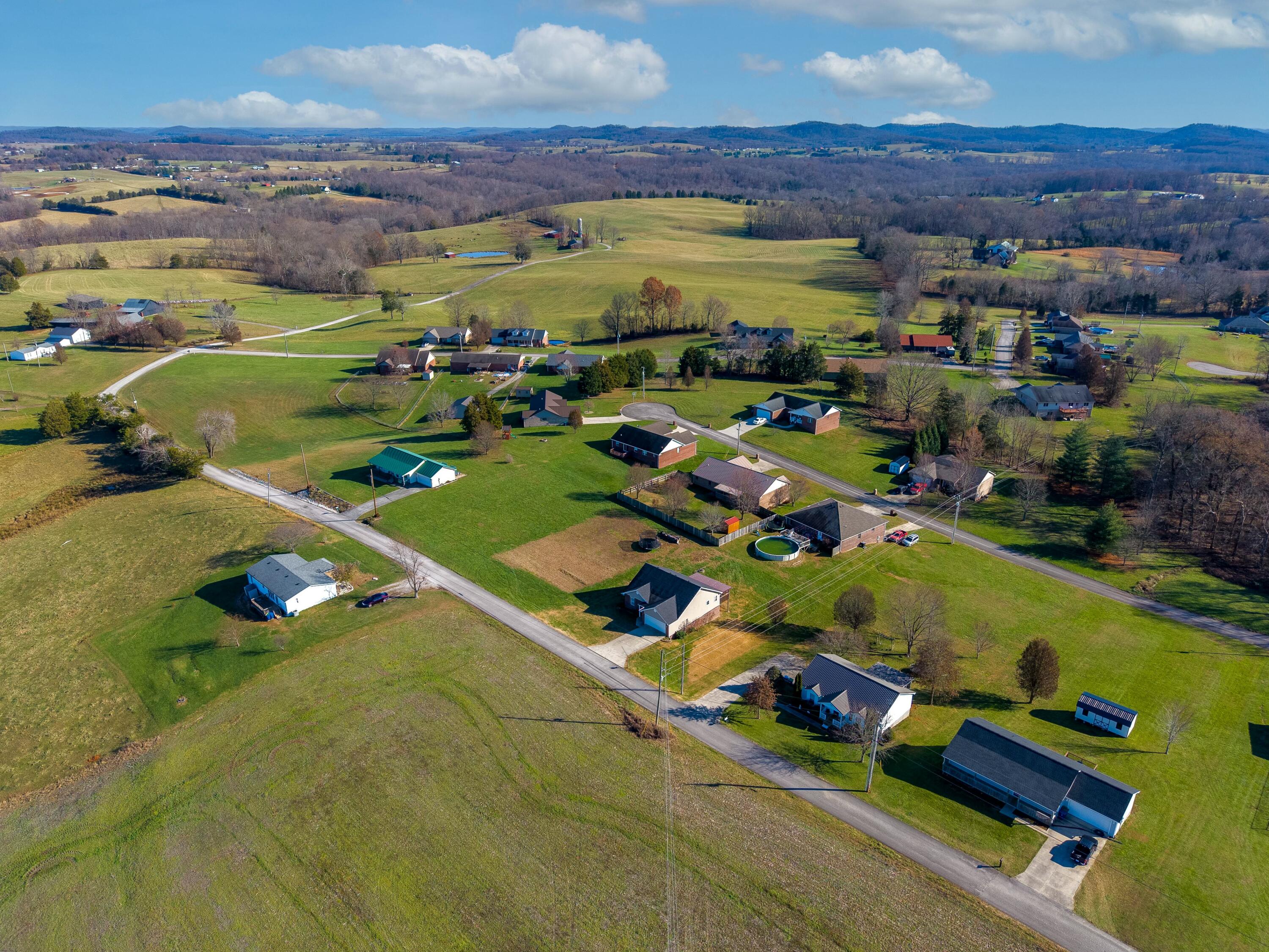 703 East Langdon Road Science Hill, KY 42553 - Photo 13 of 55 tempImageZGrQSW