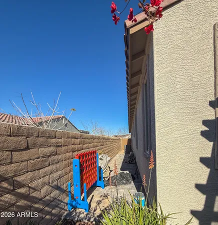 a view of an outdoor space