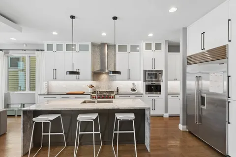 $1,750,000 | 3717 North Hermitage Avenue, Chicago, IL 60613