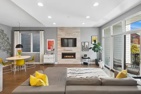 $1,750,000 | 3717 North Hermitage Avenue, Chicago, IL 60613