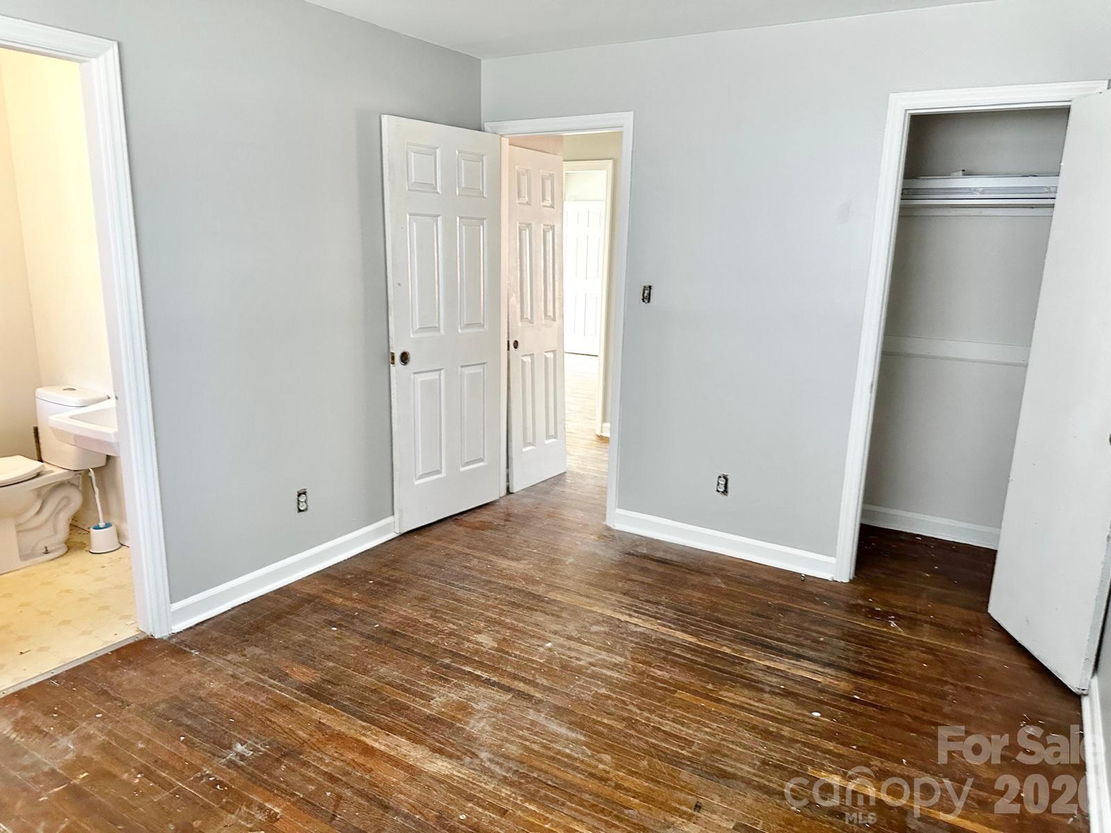 310 Hollis Road Charlotte, NC 28209 - Photo 12 of 37