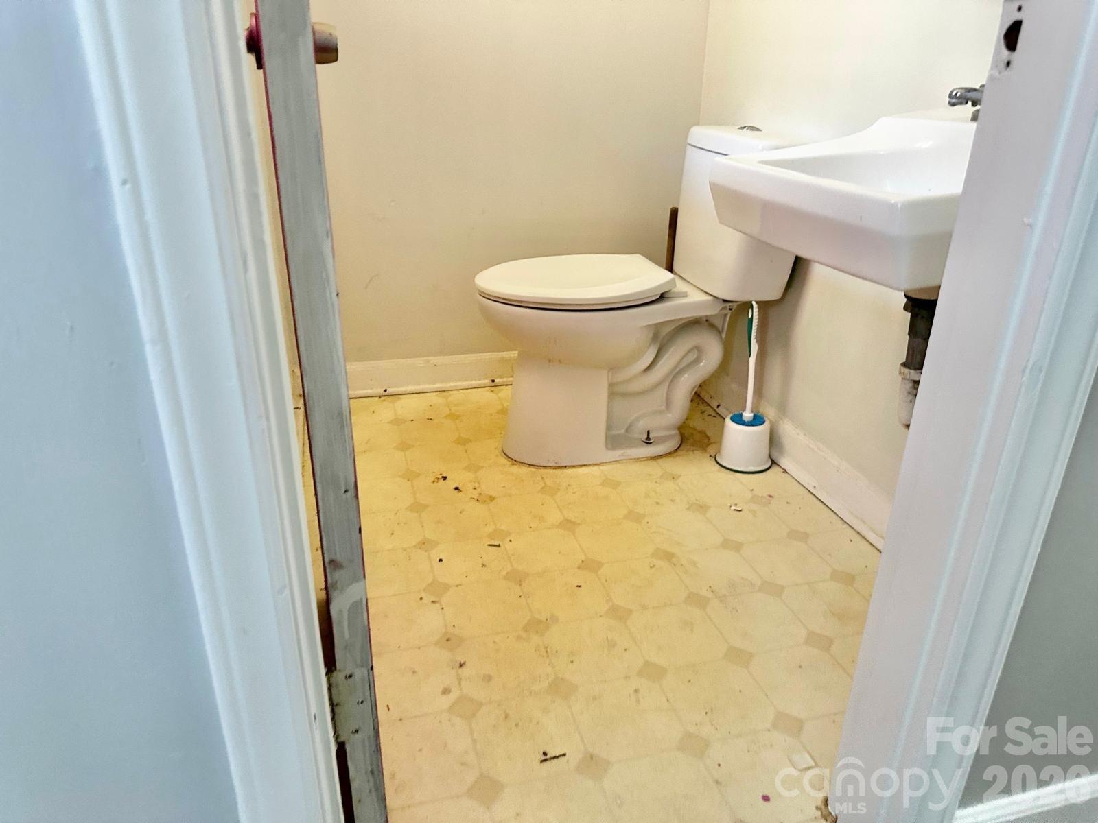 310 Hollis Road Charlotte, NC 28209 - Photo 27 of 37