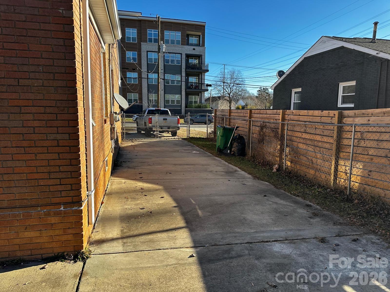 310 Hollis Road Charlotte, NC 28209 - Photo 30 of 37