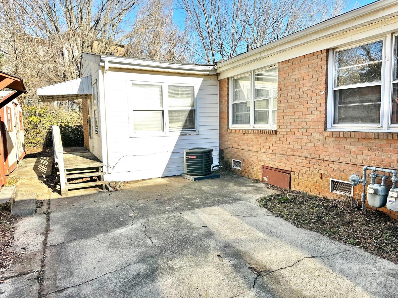 310 Hollis Road Charlotte, NC 28209 - Photo 32 of 37