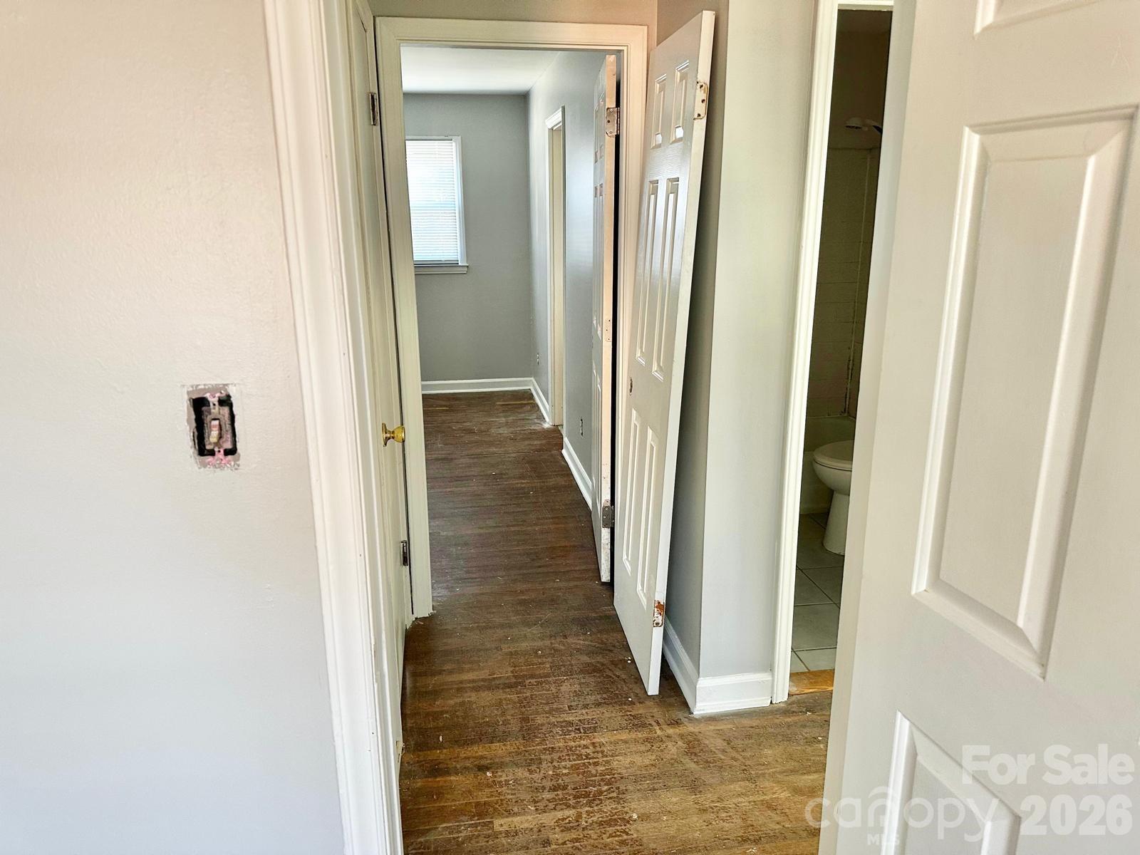 310 Hollis Road Charlotte, NC 28209 - Photo 6 of 37