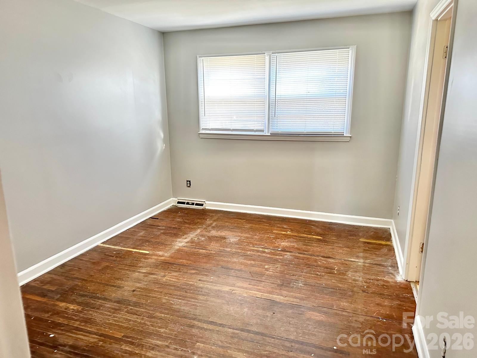 310 Hollis Road Charlotte, NC 28209 - Photo 9 of 37