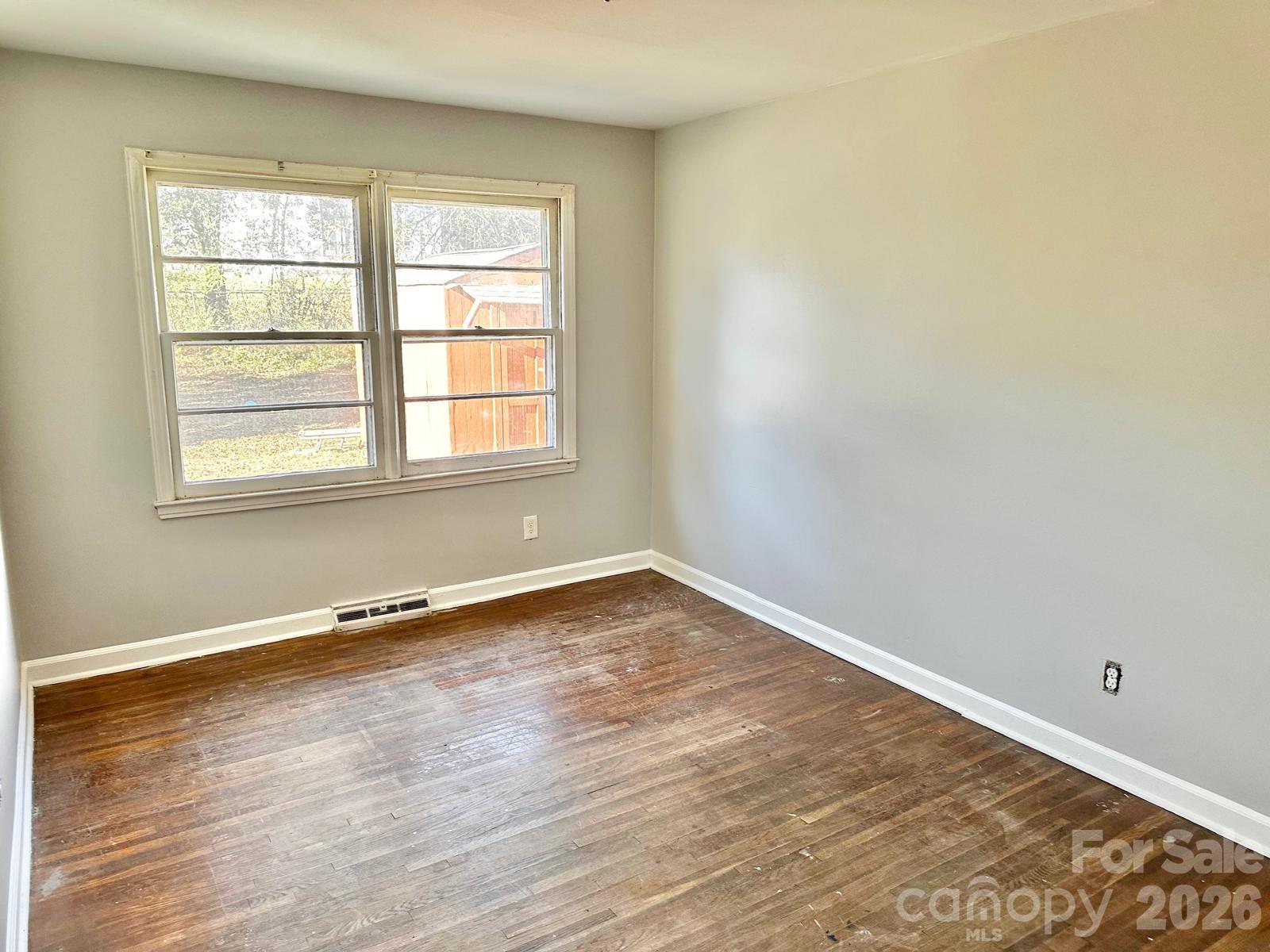 310 Hollis Road Charlotte, NC 28209 - Photo 10 of 37