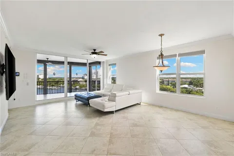 $935,000 | 420 Cove Tower Drive, Unit 804, Naples, FL 34110