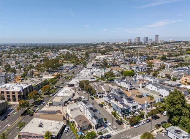 $2,295,000 | 521 Iris Avenue, Corona del Mar, CA 92625