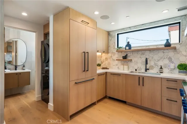 $2,350,000 | 521 Iris Avenue, Corona del Mar, CA 92625