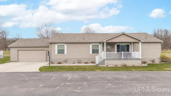 $175,000 | 52 Kenneally Boulevard, Gladstone, MI 49837