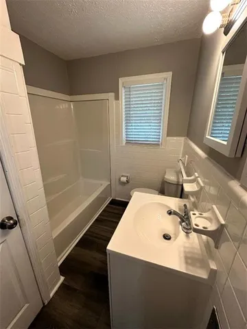 a view of entryway with workspace