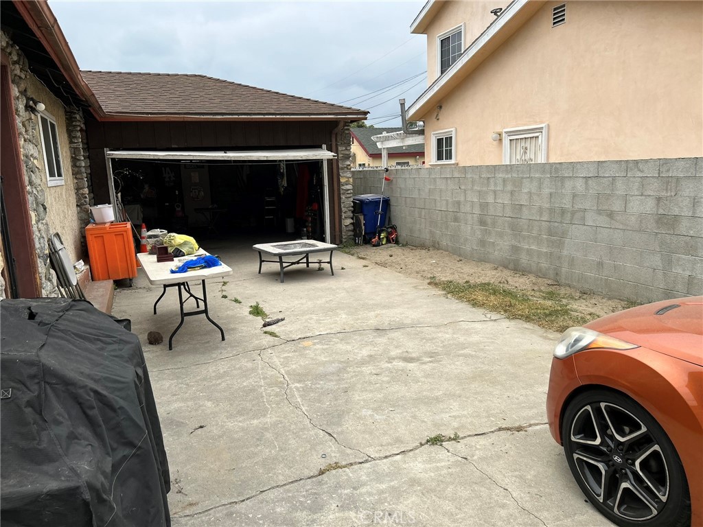 10205 Bryson Avenue South Gate, CA 90280 - Photo 33 of 35 a view of parking area with seating space