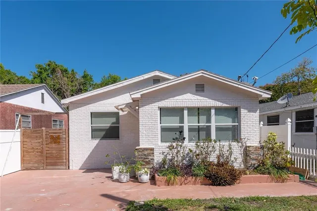 $2,595 | 3427 West Palmetto Street, Tampa, FL 33607