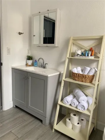 $2,595 | 3427 West Palmetto Street, Tampa, FL 33607