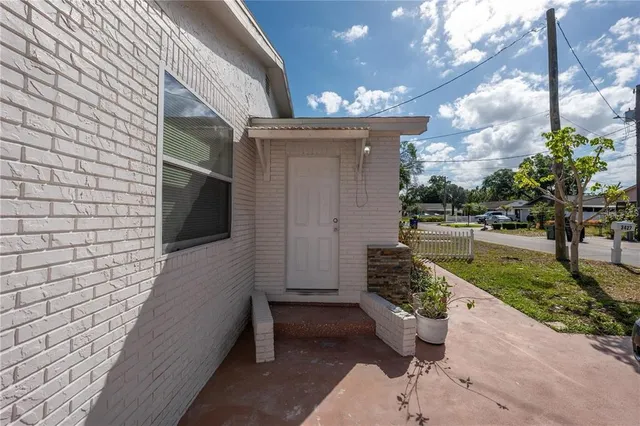 $2,595 | 3427 West Palmetto Street, Tampa, FL 33607