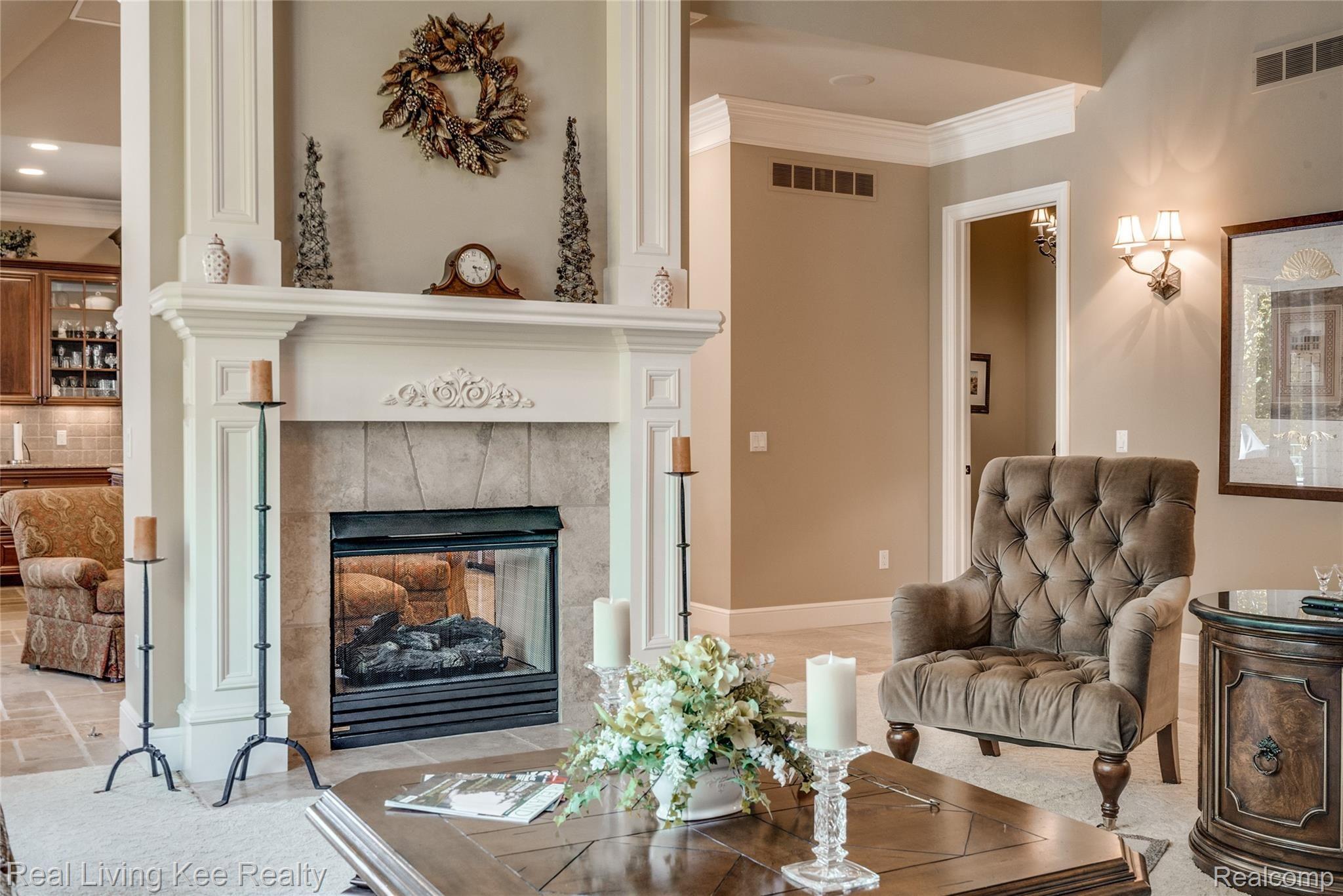 563 Wellington Circle Rochester, MI 48309 - Photo 32 of 68 Interiors (15 of 62).jpg