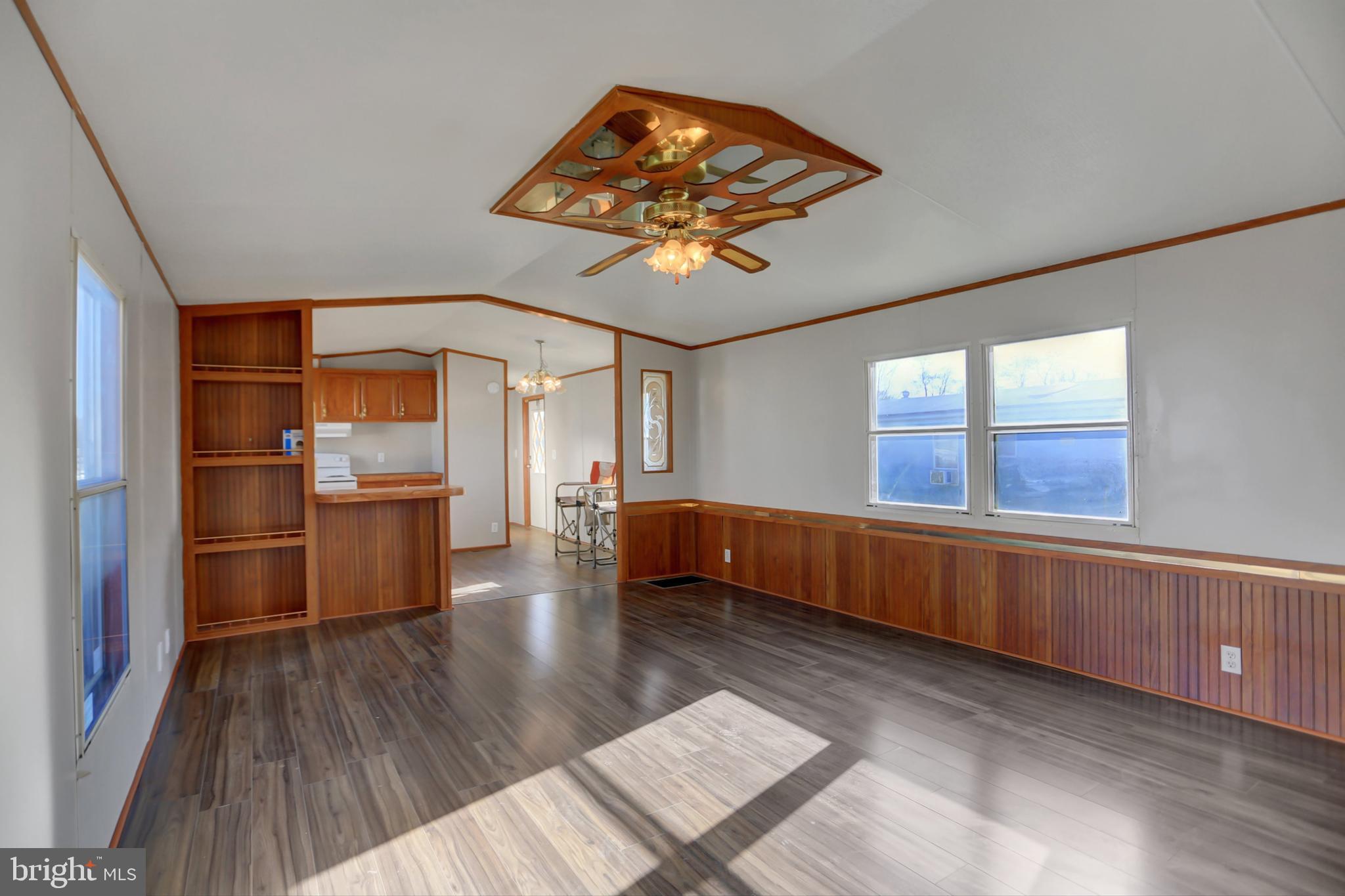 1024 Warm Spring Road Chambersburg, PA 17202 - Photo 4 of 19 Livingroom