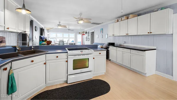 $479,999 | 281 Water Street, Aurora, NC 27806