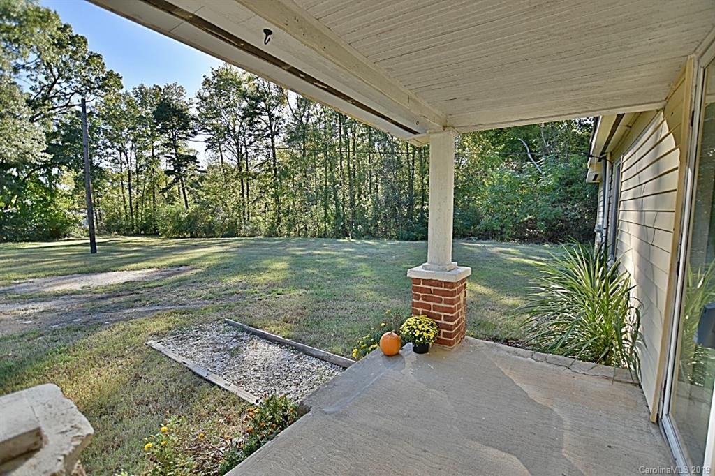1050 Wiggins Road Clover, SC 29710 - Photo 3 of 12